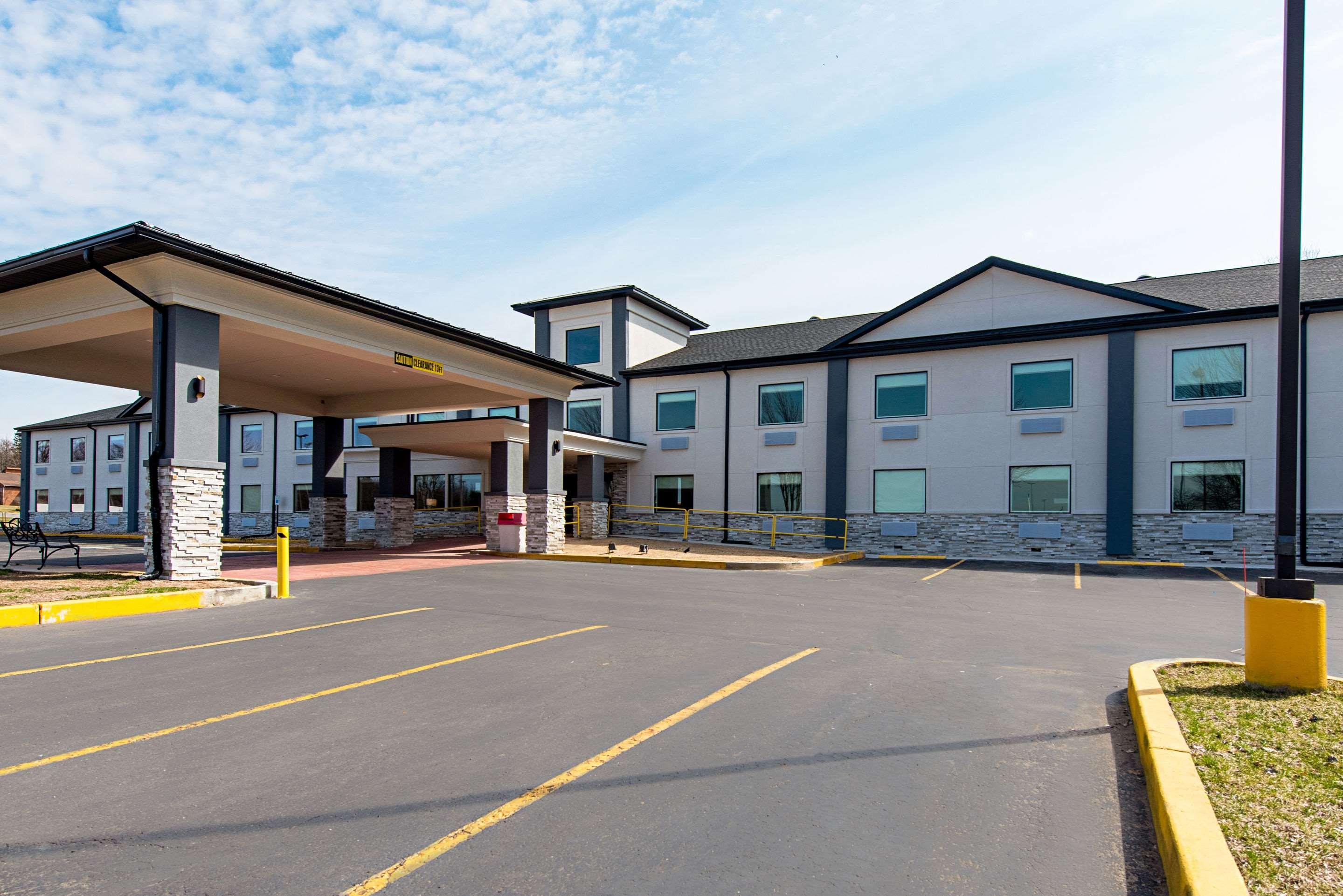 Quality Inn Mishawaka Near Notre Dame Bagian luar foto