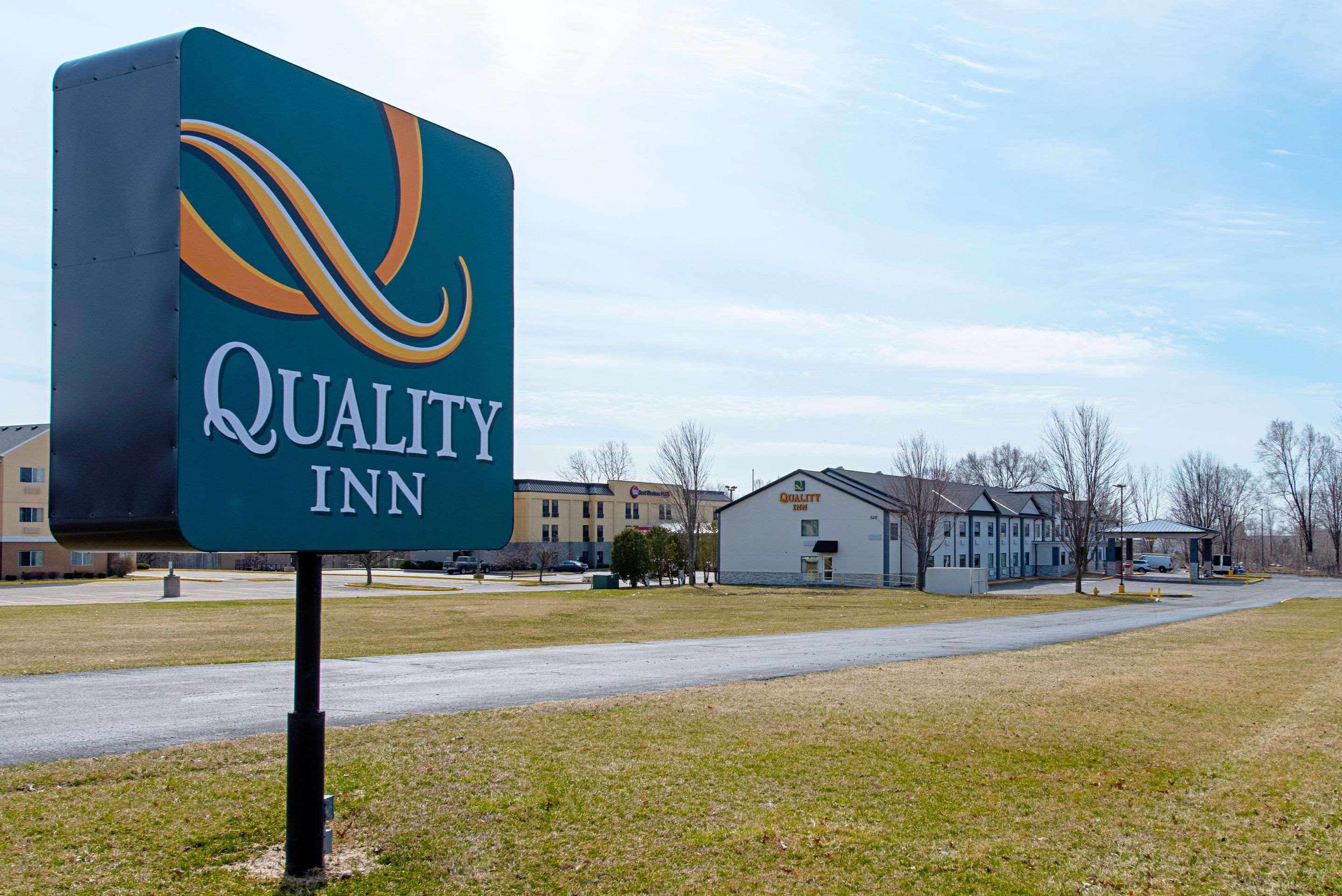 Quality Inn Mishawaka Near Notre Dame Bagian luar foto
