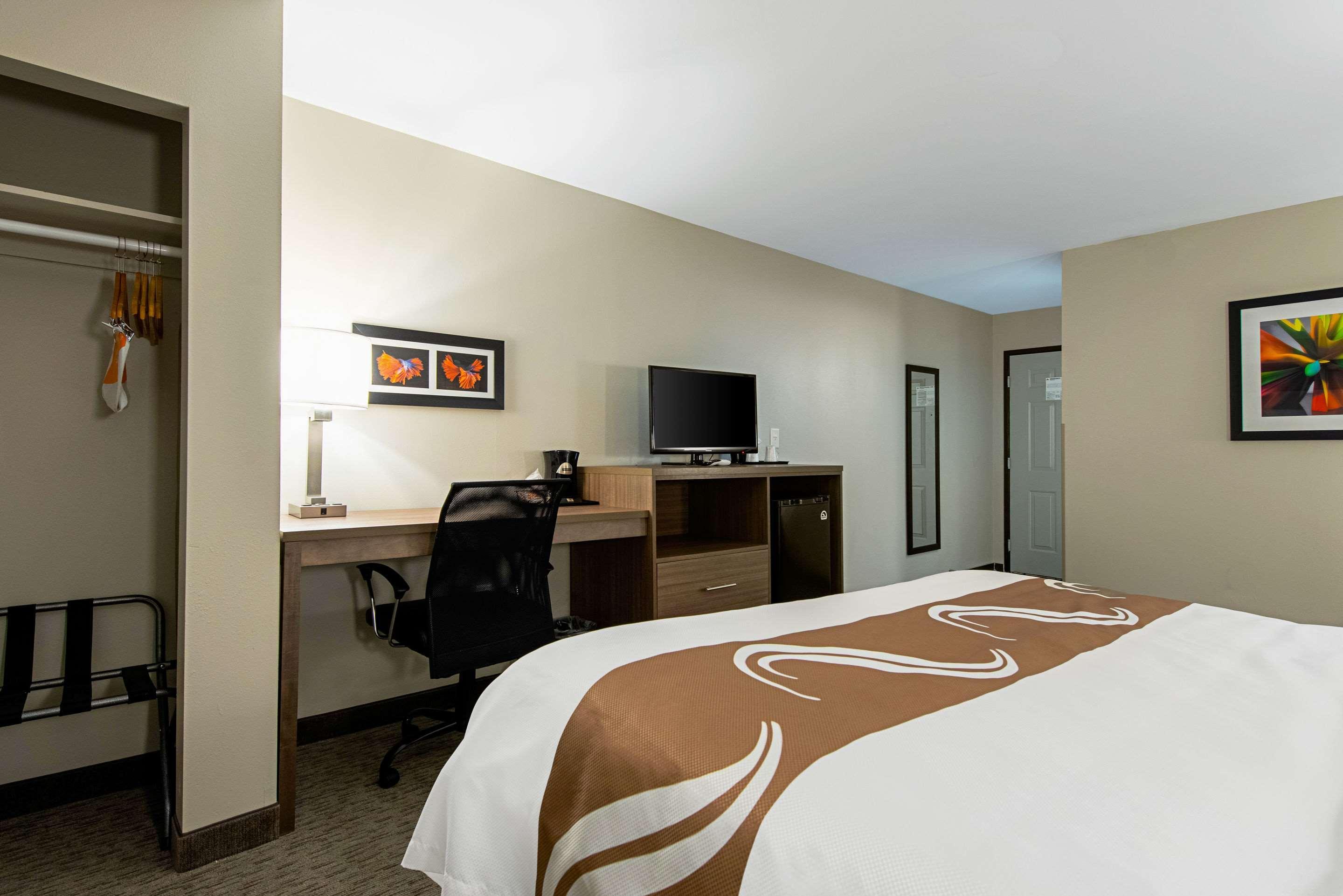 Quality Inn Mishawaka Near Notre Dame Bagian luar foto